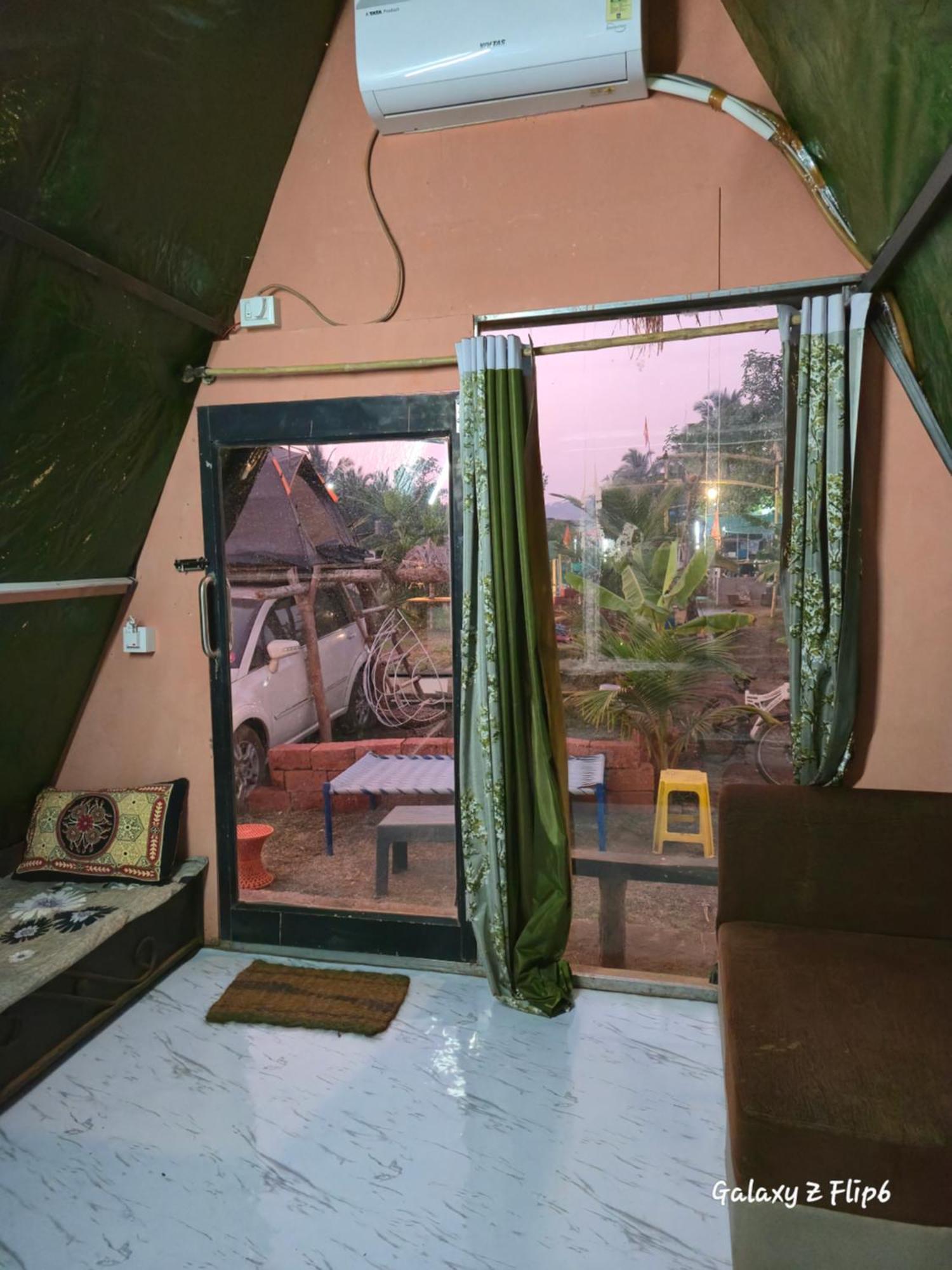 Sea Touch Beach Resort Harihareshwar Quarto foto